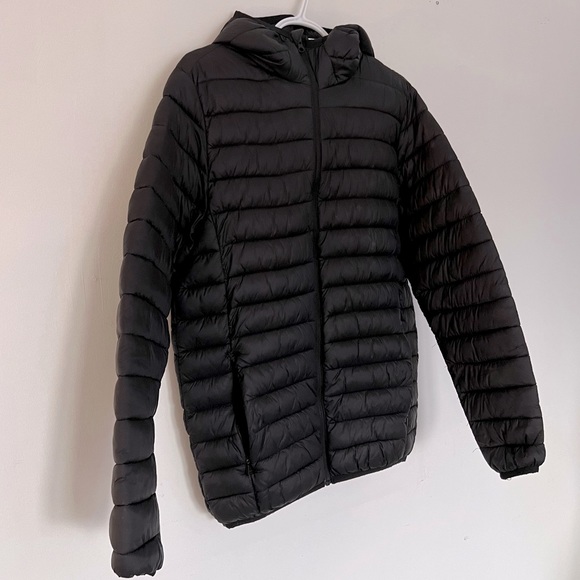 H&M Divided Lightweight Black Puffy Vest - Picture 7 of 7